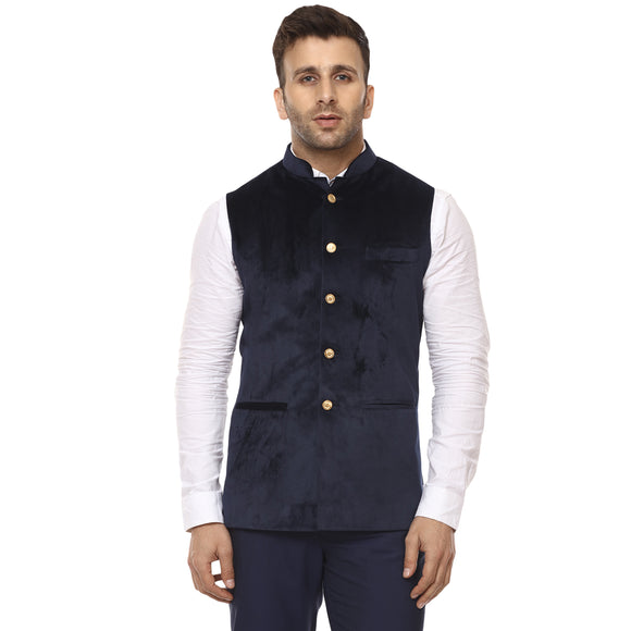 Veera Paridhaan Plain Chinese Collar Sleeveless Velvet Nehru Jacket