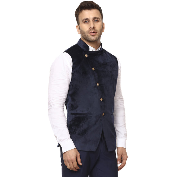 Veera Paridhaan Plain Chinese Collar Sleeveless Velvet Nehru Jacket