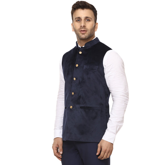 Veera Paridhaan Plain Chinese Collar Sleeveless Velvet Nehru Jacket
